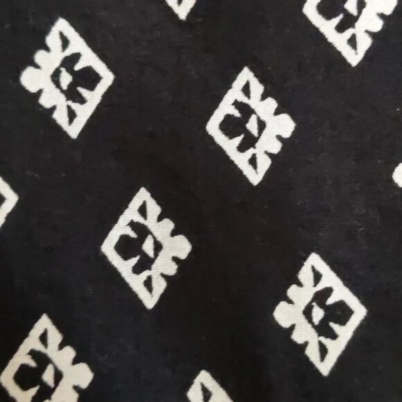 NWOT Short Sleeved Printed Camp Shirt XL - Picture 9 of 9